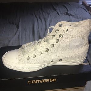 1 of a kind hightop converse!
